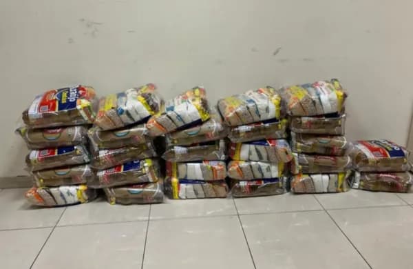 PF apreende cestas básicas que seriam distribuídas por candidato a vereador em Manaus