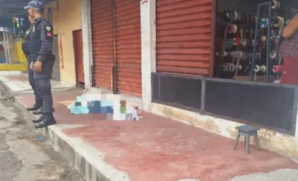 Homem é encontrado morto em calçada de loja no Novo Aleixo