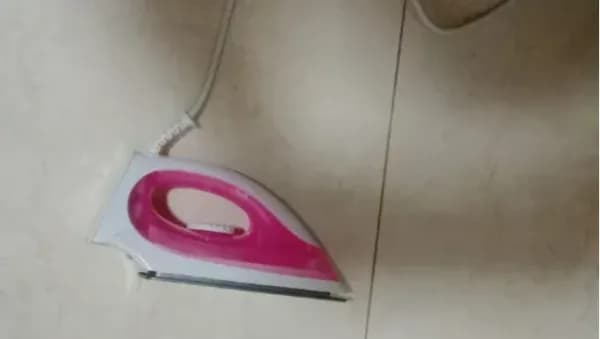 Filho agride brutalmente a mãe com ferro de passar roupa em Manaus