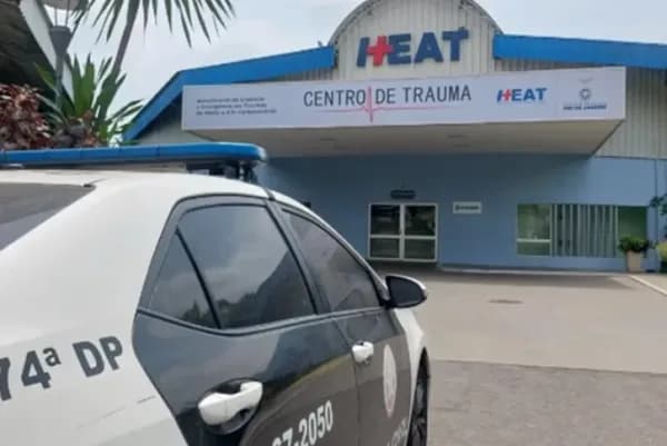 Idoso é espancado após cortar pescoço de garota de programa em casa de prostituição, no RJ