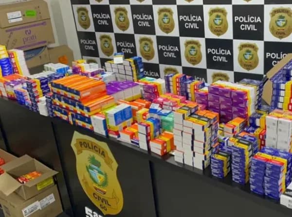 Homem é preso suspeito de vender remédios tarja preta e anabolizantes pelo WhatsApp, no DF