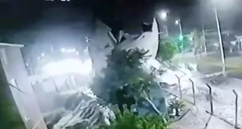 VÍDEO: EM SP, torre de caixa d’água desaba e assusta moradores de condomínio