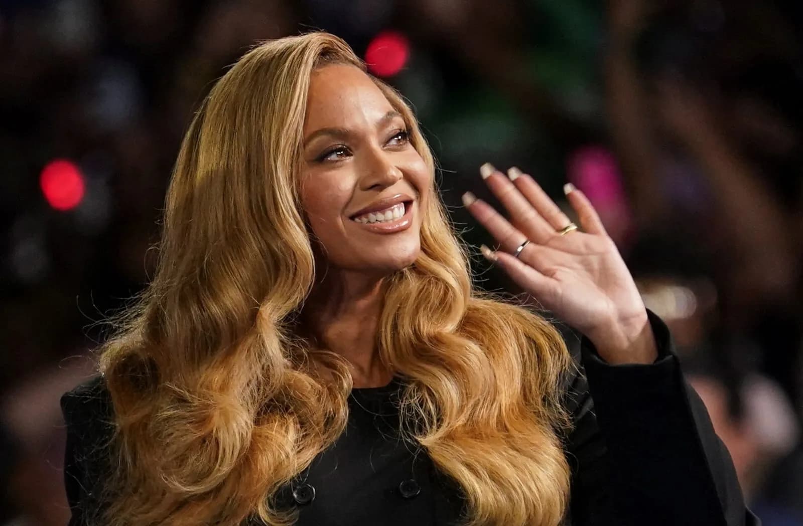 Beyoncé participa de comício de Kamala Harris em Houston, no Texas