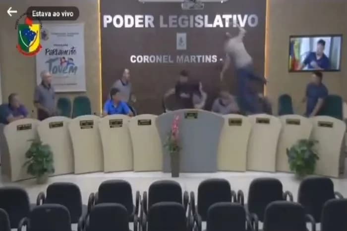 VÍDEO: “Cala a boca, baba-ovo”; sessão no interior de SC termina com confusão entre vereadores