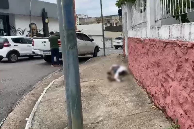 Homem é encontrado morto em calçada na zona Centro-Sul de Manaus