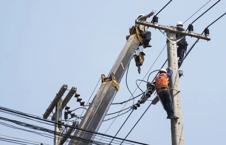 Cinco bairros e dois ramais de Manaus devem ficar sem energia elétrica nesta terça-feira (10/12)