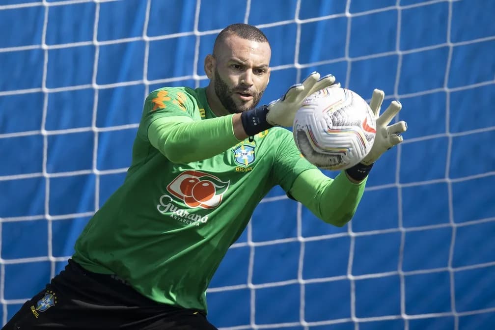 Goleiro Weverton, do Palmeiras, é convocado para Seleção Brasileira após lesão de Alisson