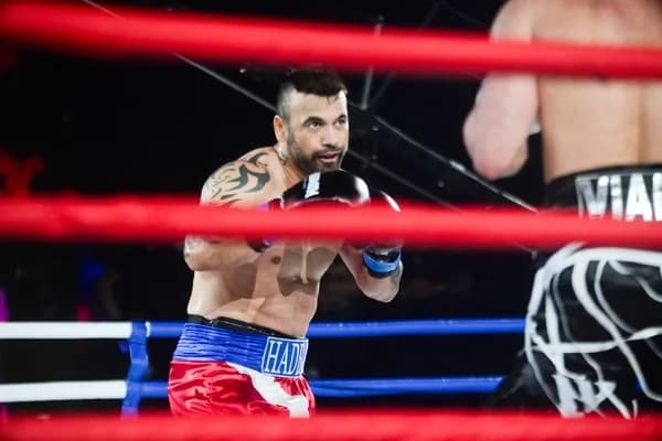 VÍDEO: Hadballa perde peruca durante luta contra Lucas Viana