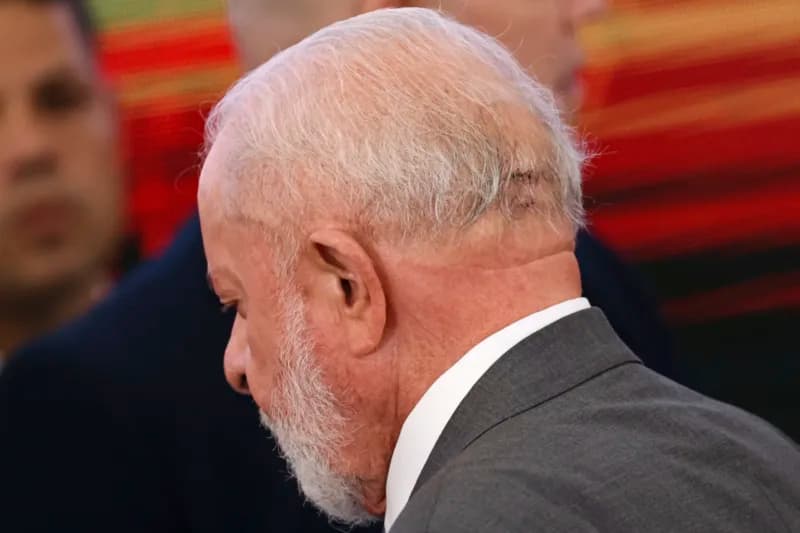 Duas semanas após queda, Lula já pode voltar a realizar pequenas viagens