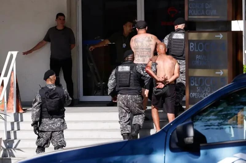 Justiça do Rio converte em preventiva prisão de 21 torcedores do Peñarol (URU)