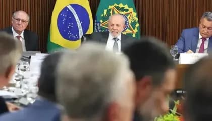 Jornada 6×1: Ministros e base de Lula apoiam o fim da escala de trabalho