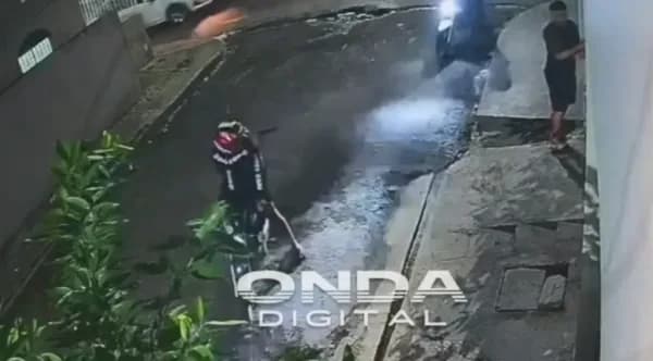 VÍDEO: Jovem ignora tentativa de assalto e bate porta na cara de ladrões, em Manaus