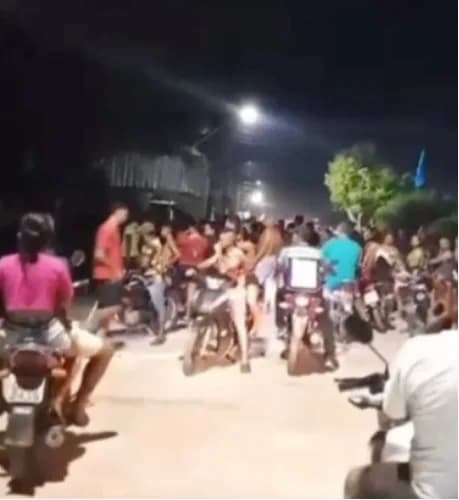 VÍDEO: População ameaça linchar mãe suspeita de matar o filho de 1 ano no Amazonas