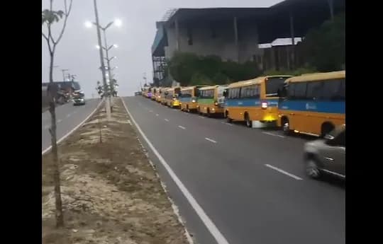 VÍDEO: Motoristas de ‘Amarelinhos’ fazem greve geral nesta segunda em Manaus