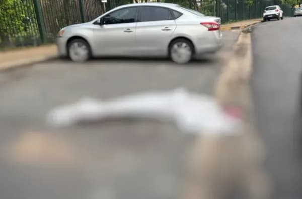 IMAGEM FORTE: Morador de rua é morto a facadas no Centro de Manaus