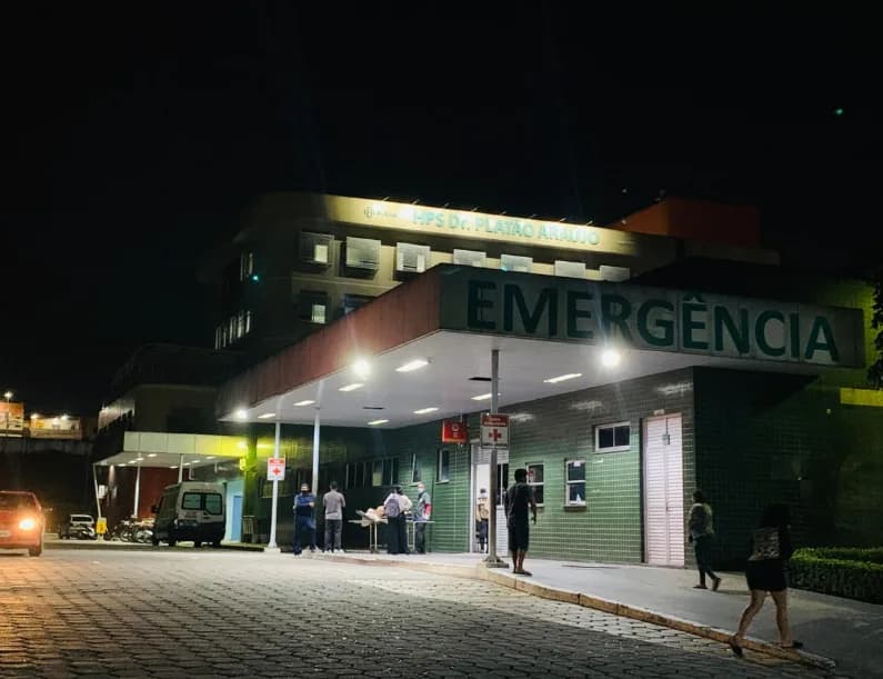 Homem é esfaqueado após briga entre vizinhos em Manaus