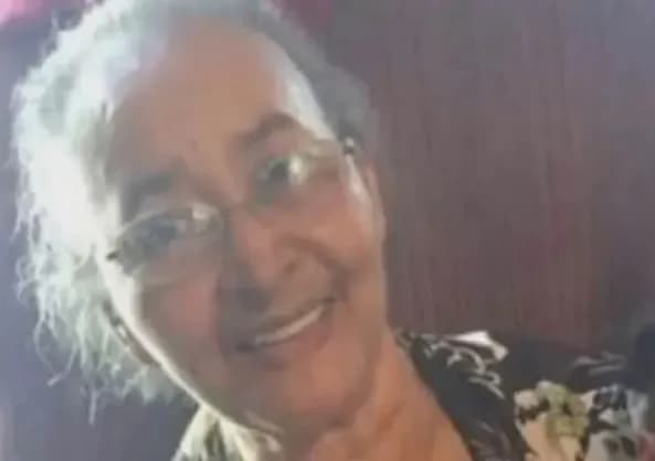 Brasileira é encontrada morta presa em colchão com fezes e baratas, nos EUA