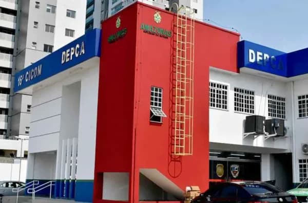 Homem é preso após tentar invadir o banheiro para estuprar enteada no Alvorada