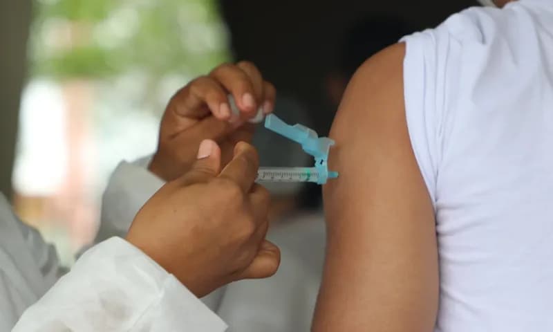 Postos de vacinação já utilizam dose injetável como reforço contra poliomielite no Amazonas