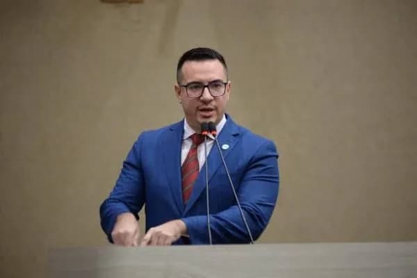 Após falta contestada, Rodrigo Guedes pede transparência em registro de presença da CMM