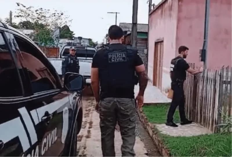AM: Guarda civil e 3 homens são presos por levar celulares para custodiados em delegacia de Guajará