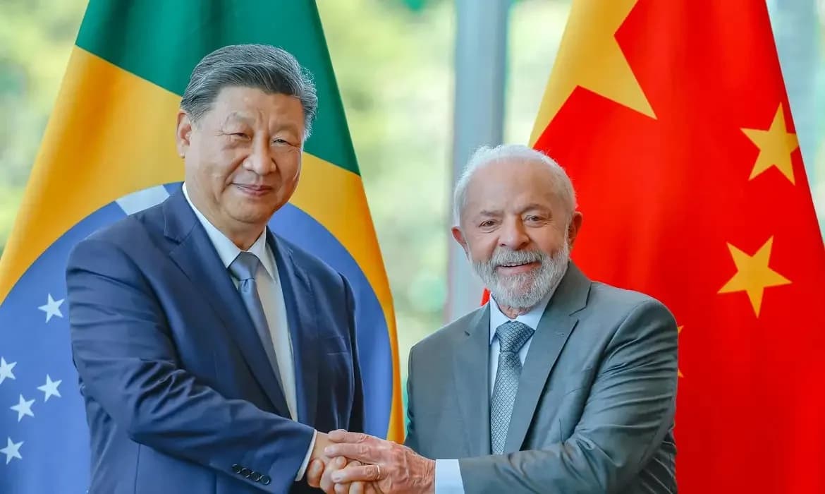 Brasil e China firmam 37 acordos bilaterais durante visita de presidente Xi Jinping ao país