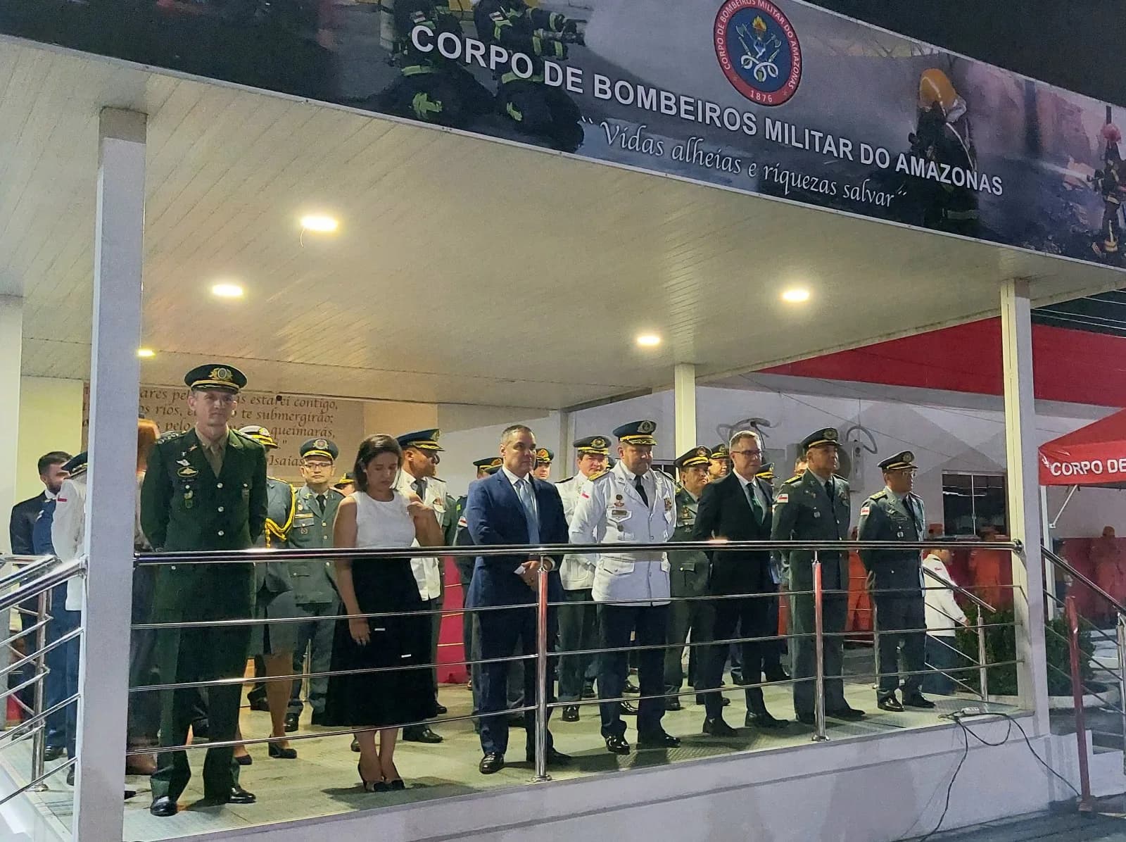 Corpo de Bombeiros do Amazonas celebra 26 anos de emancipação e entrega comendas a autoridades