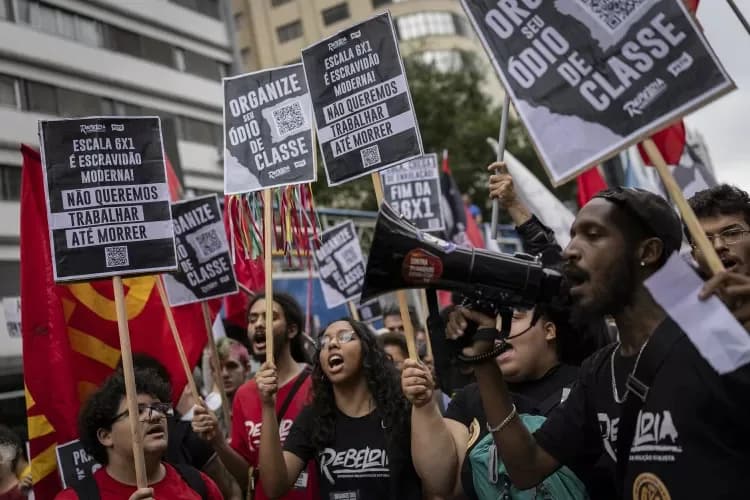 Senado abre consulta pública sobre PEC das “horas flexíveis”