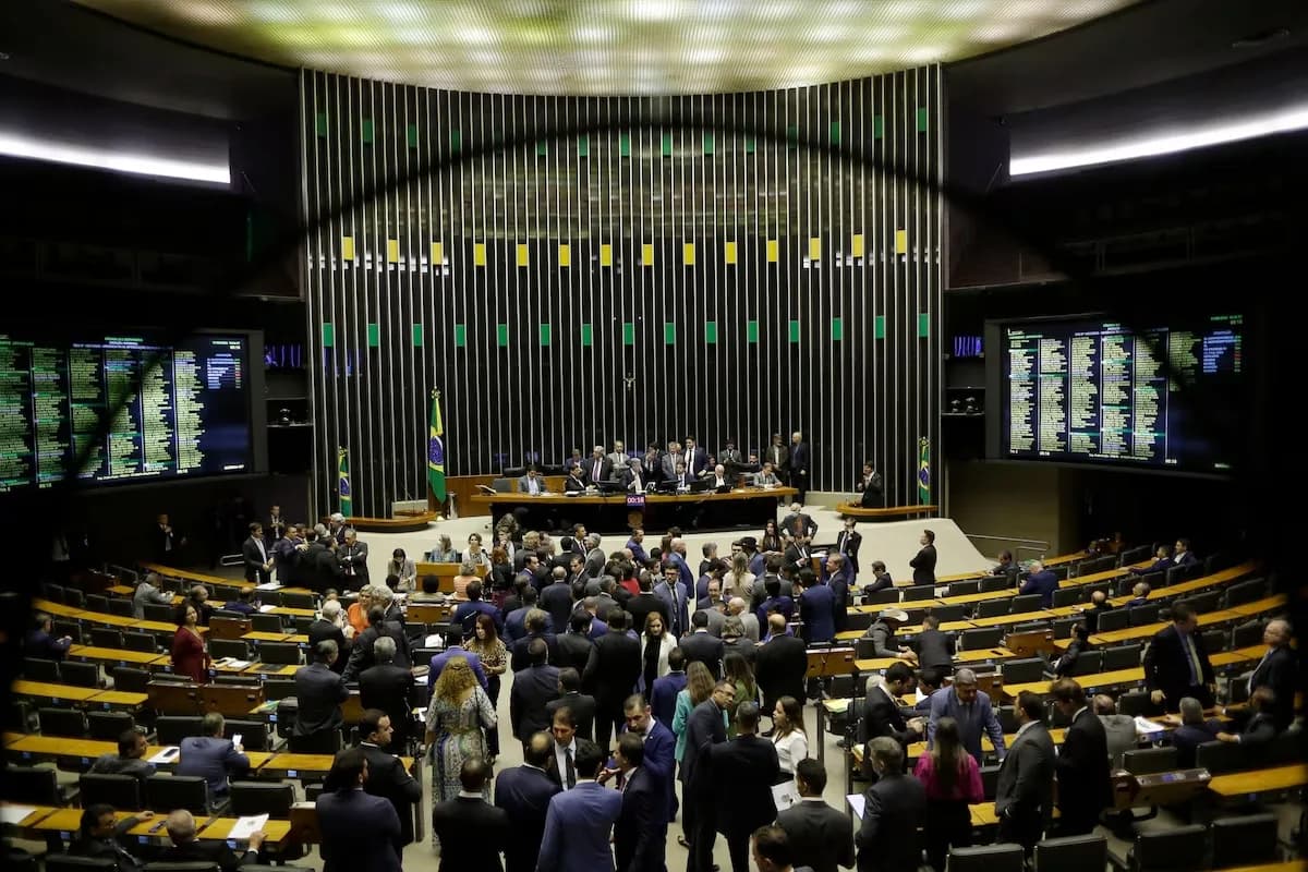 Câmara dos Deputados aprova aumento de cotas para negros e indígenas no serviço público