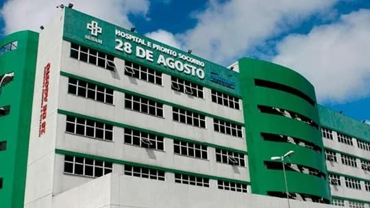 Policial é baleada ao trocar tiros com criminosos durante assalto em Manaus