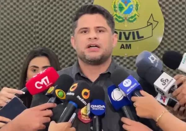 Adolescente de 13 anos prostituída pela mãe perdeu a virgindade com o pai