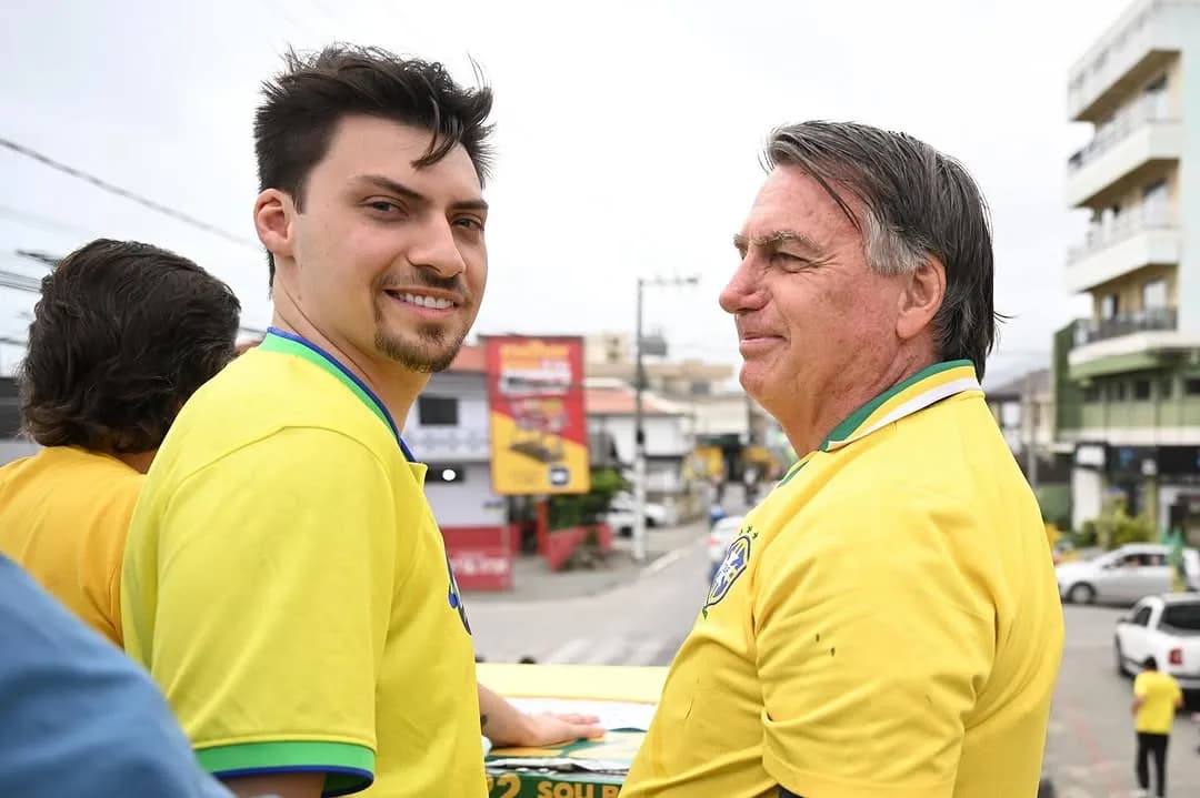 Jair Renan dispara nas redes e diz que Bolsonaro enfrentou “pressões internas e externas”