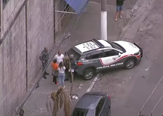 Corpo esquartejado é encontrado em sacos de lixo dentro de apartamento em SP