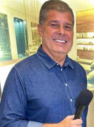 Apresentador é encontrado morto dentro de casa em Santos