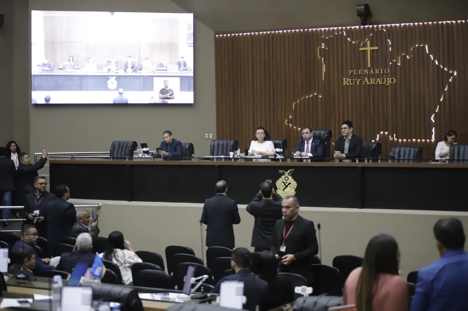 Em 10 minutos de sessão, Aleam aprova 103 cargos para Segov e Sefaz