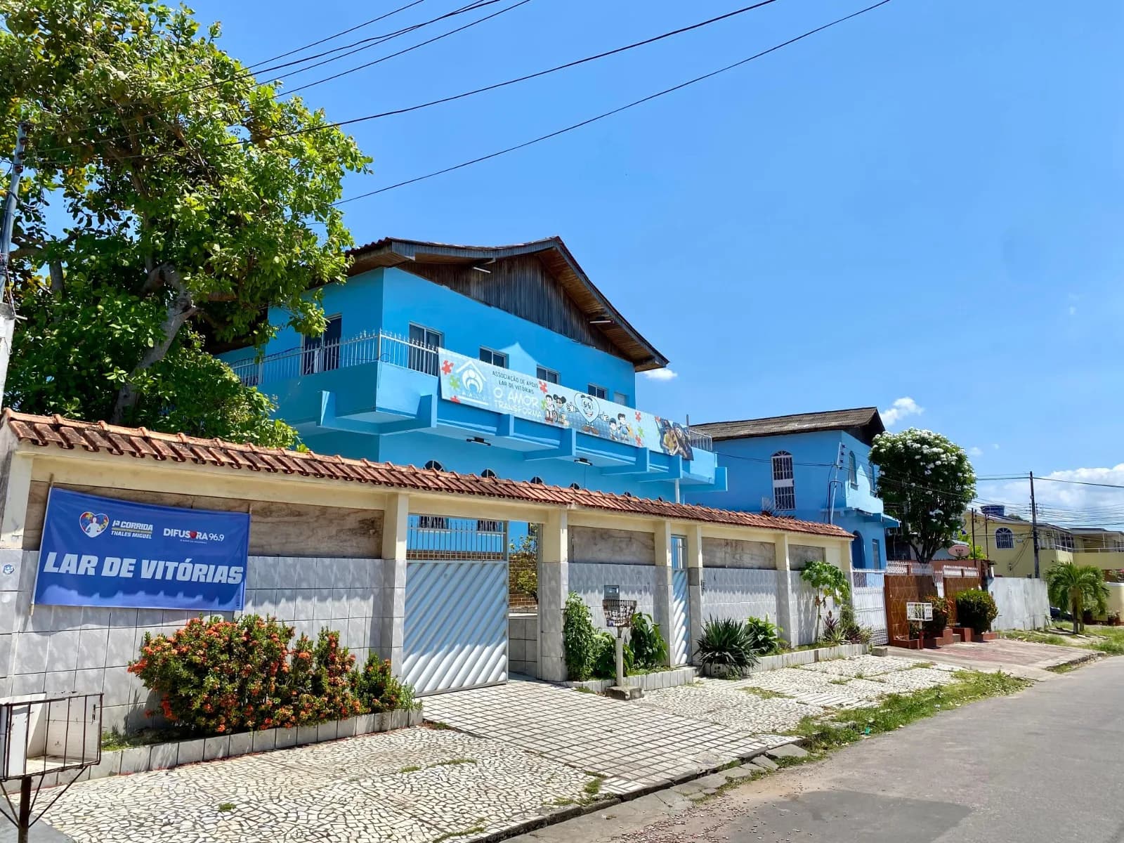 Rede Azul promove campanha natalina para garantir o natal de 600 famílias