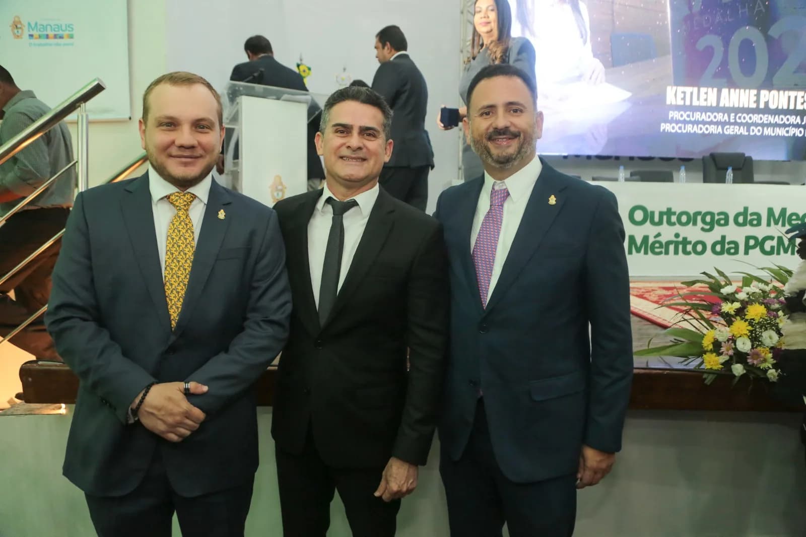 Prefeito de Manaus mantém procurador-geral e vice-procurador na PGM