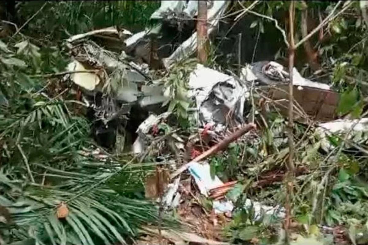 VÍDEO: Destroços do avião que caiu em Manicoré são encontrados; não há sobreviventes