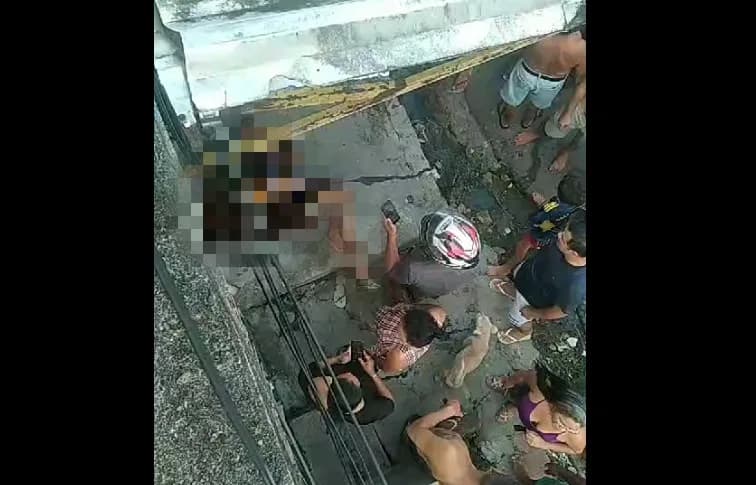 IMAGEM FORTE: Pistoleiros executam homem com 3 tiros em Manaus