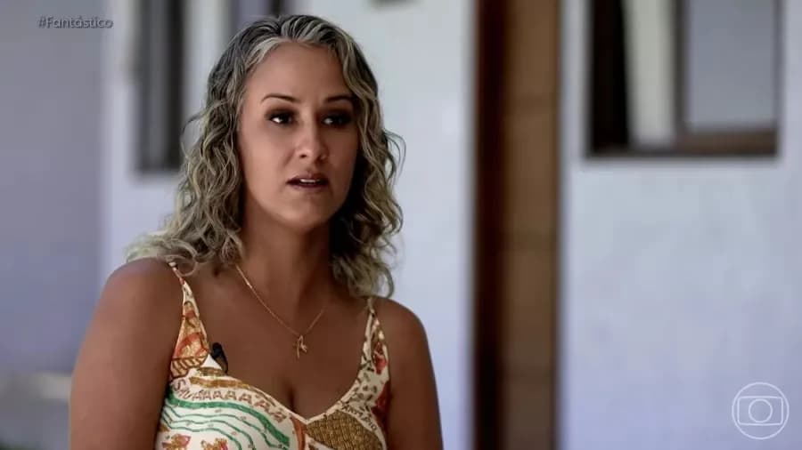 Mãe de criança que quis trocar de assento em voo recebe ameaças: “Disseram que eu devia jogar meu filho do avião”