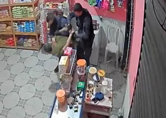 VÍDEO: PM’s agridem dono de mercadinho com tapas e socos em Manaus