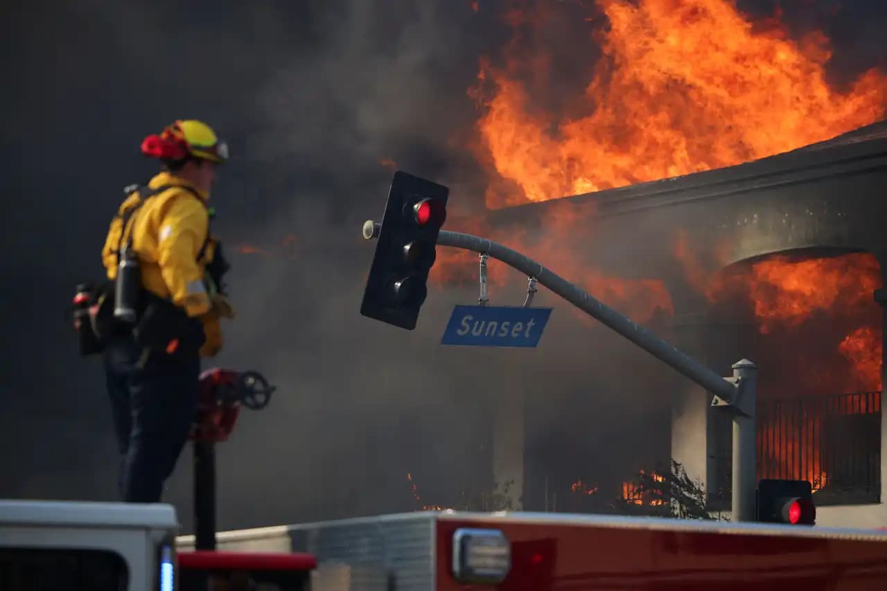 Sobe para 24 o número de mortos nos incêndios em Los Angeles