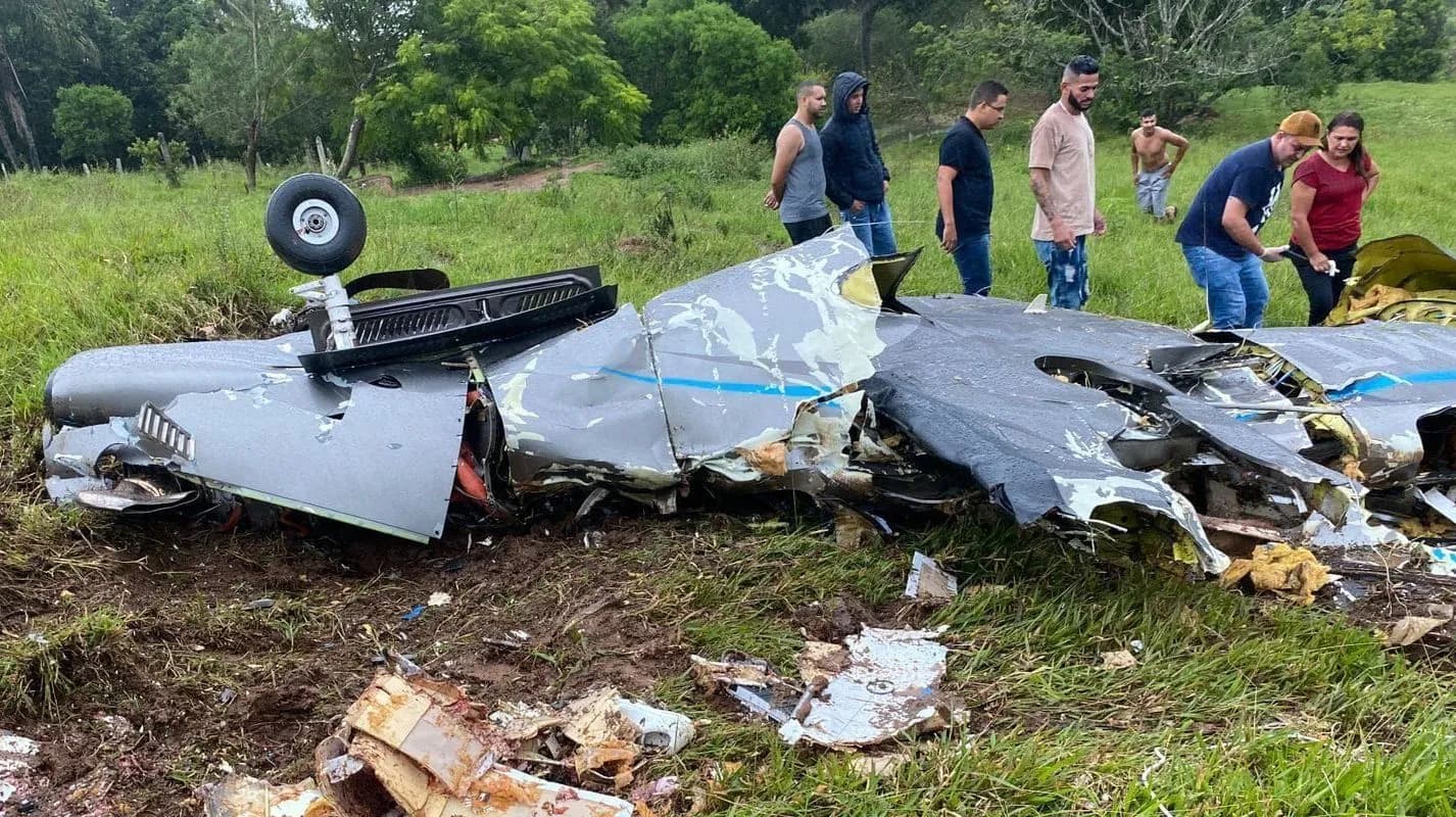 Acidente aéreo: 3 pessoas morrem após queda de helicóptero em Minas Gerais