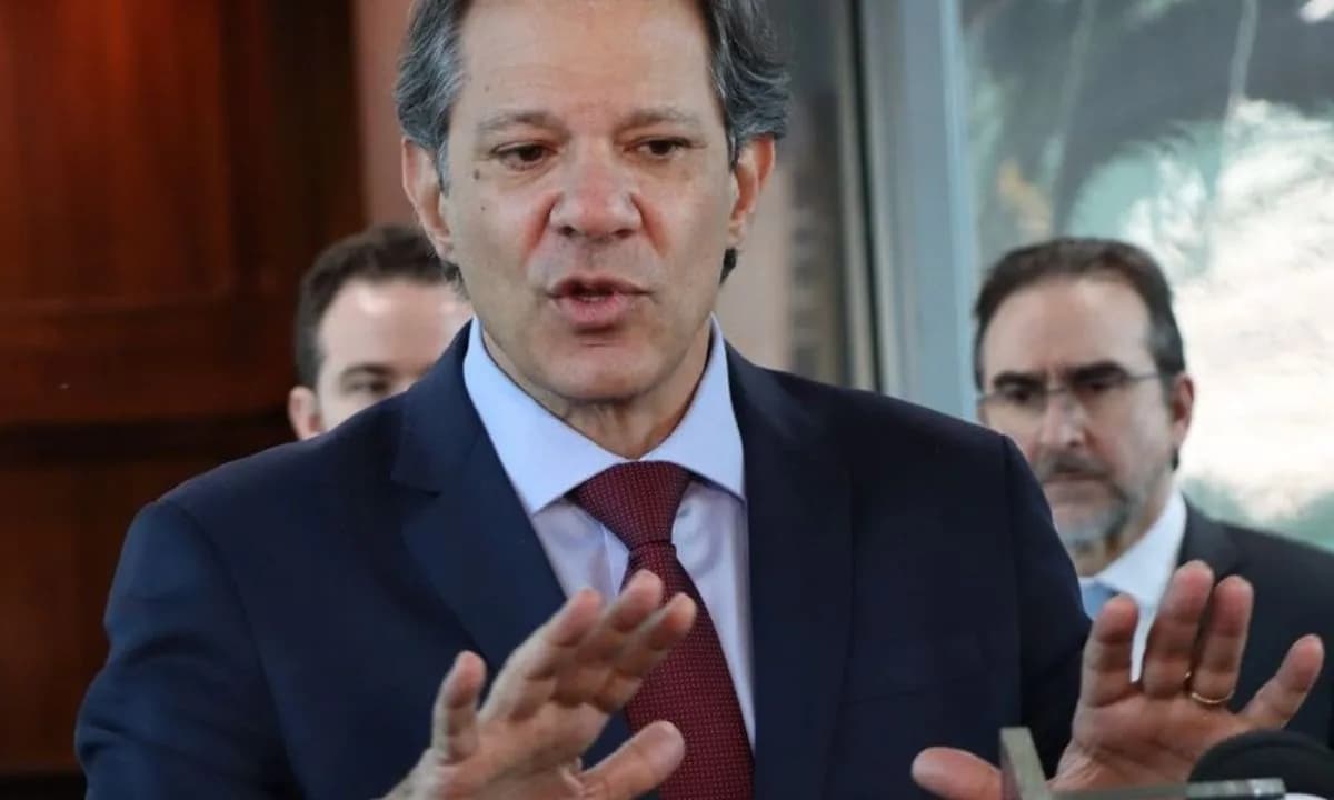 Haddad confirma atualização da faixa de isenção do IR e reforça meta de R$ 5 mil até 2026