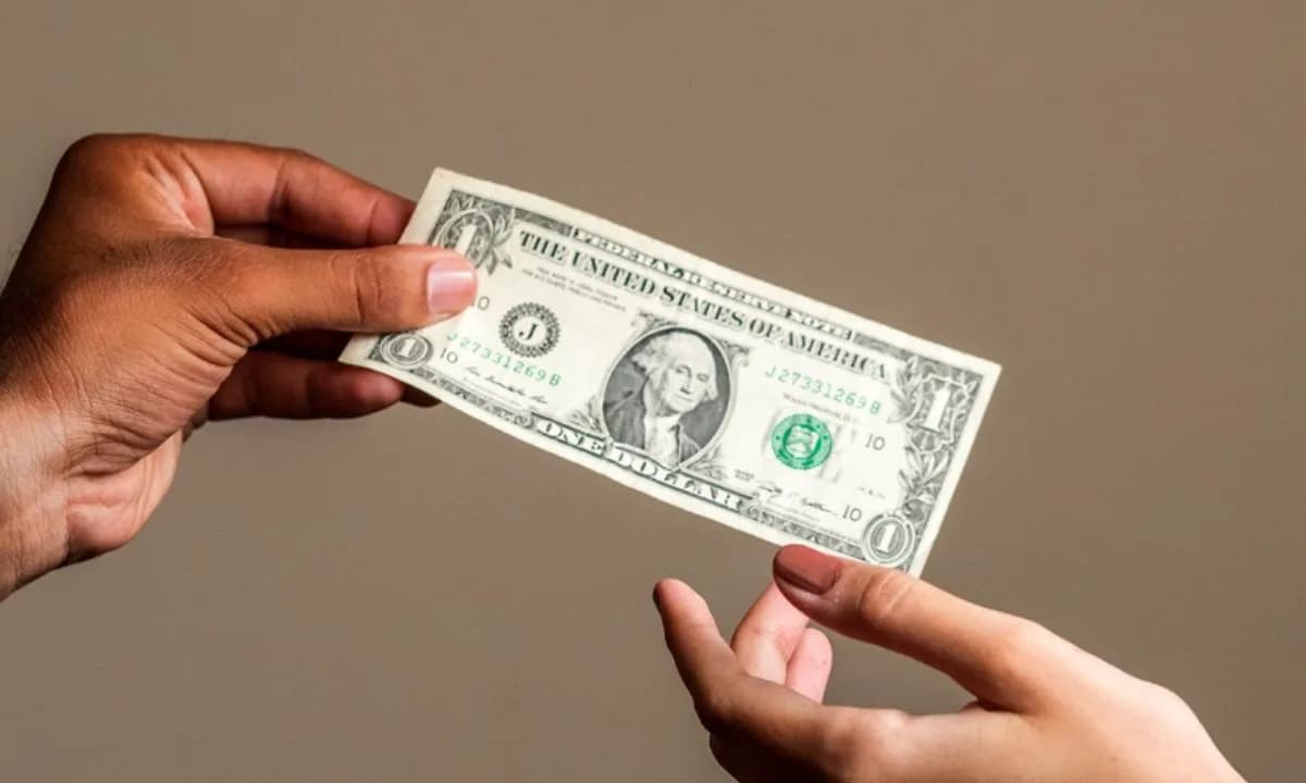 Alta do dólar reflete instabilidade política, dizem especialistas