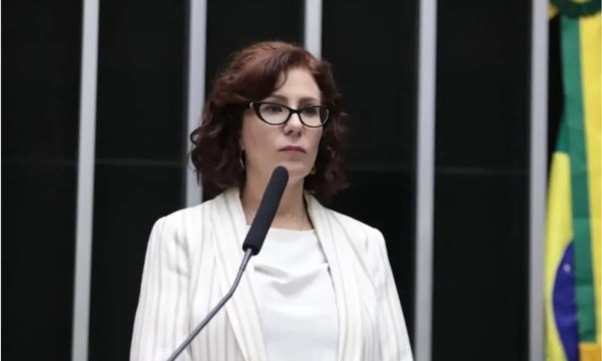 URGENTE: Carla Zambelli tem mandato cassado e fica inelegível por oito anos