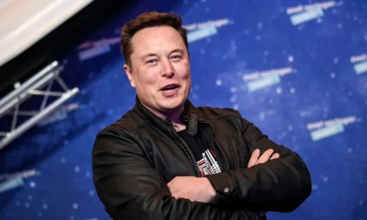 Elon Musk anuncia implante de terceiro dispositivo cerebral