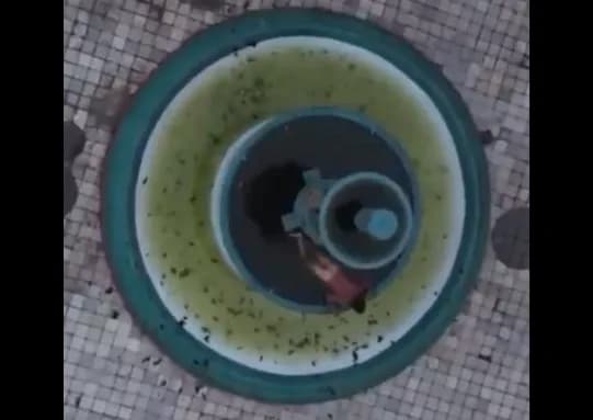 VÍDEO: Peladão é flagrado ‘de bubuia’ em chafariz no centro de Manaus