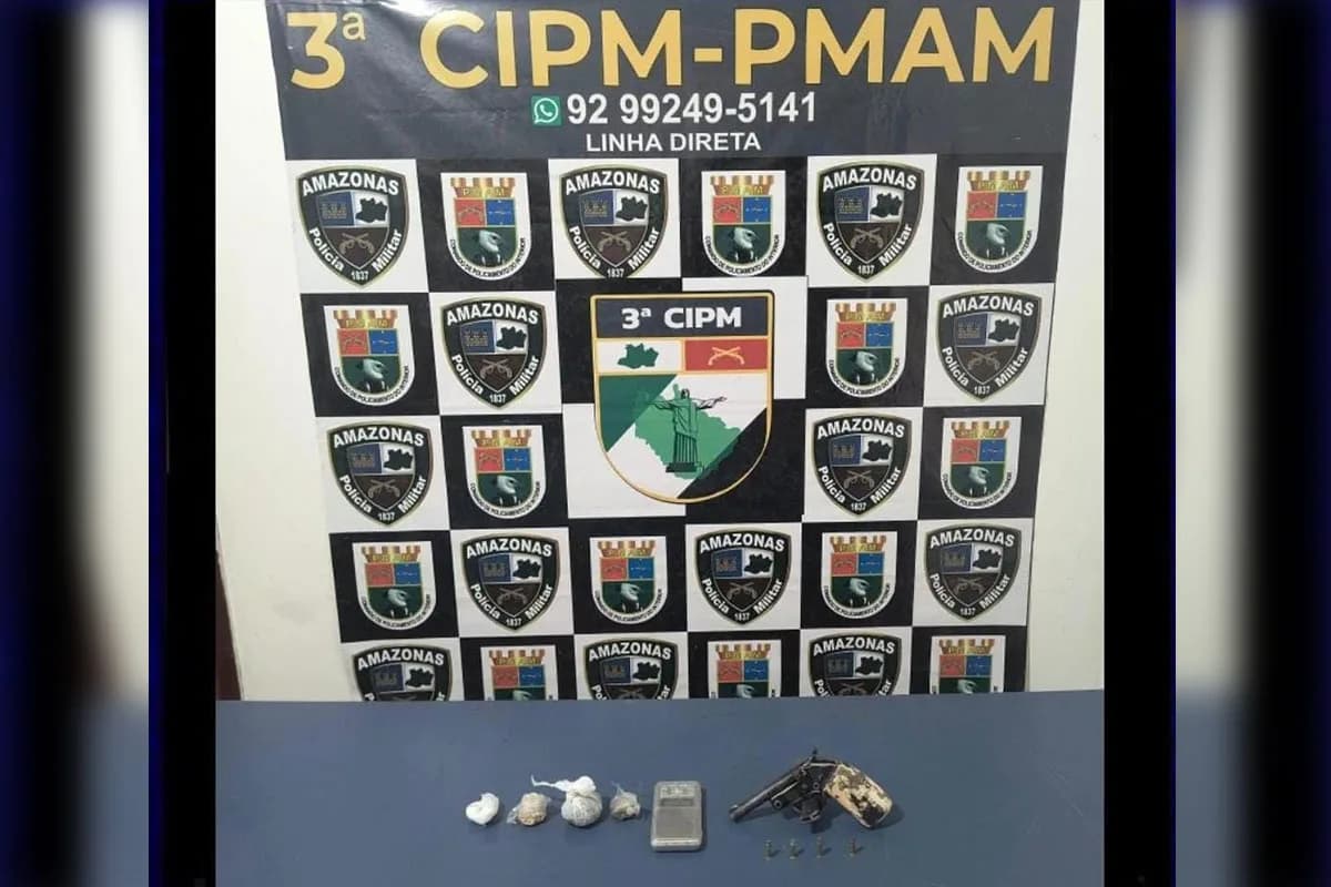 Em Rio Preto da Eva, PM apreende arma, munições e drogas