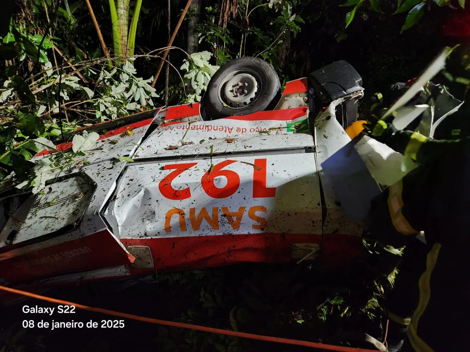 Acidente com ambulância do SAMU mata duas pessoas e deixa feridos na BR-174